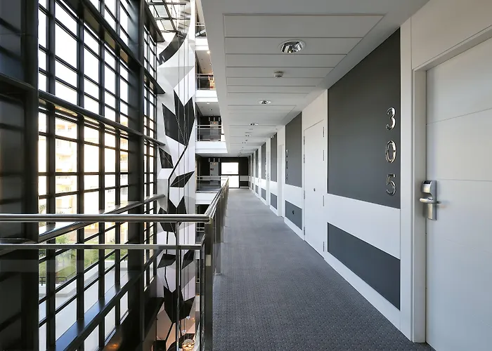 מלון Catalonia 4*